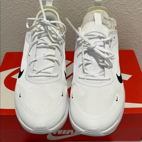Women’s NEW Nike Air Max DIA White and Black Shoes Size 6 - Picture 6 of 6